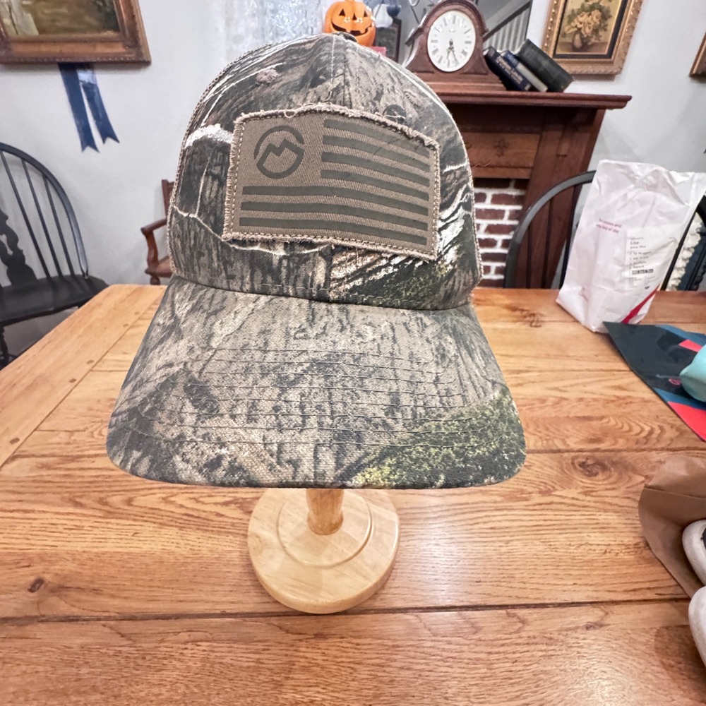 Magellan Outdoors Camo Trucker Hat USA Flag Patch RealTree Edge Snapback Cap